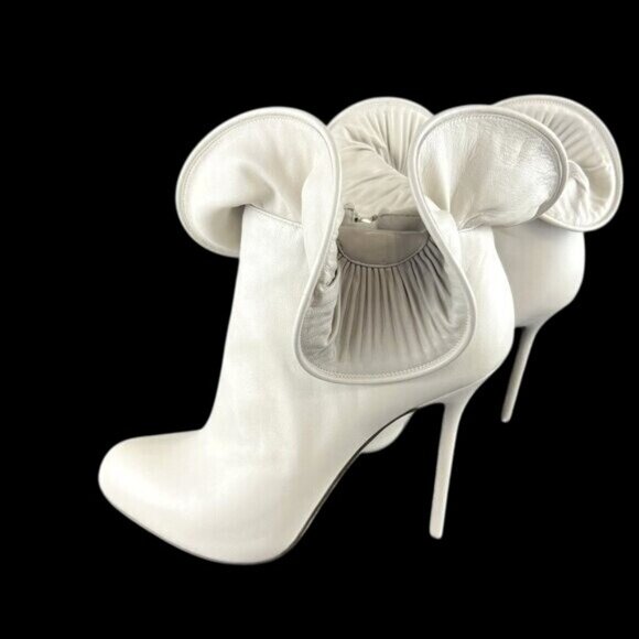 Sergio Rossi 9 Booties Leather Ruffle Luxury Cream High Heel Fairy Core Designer - Picture 5 of 16